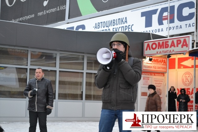 Костянтин Долецький на знак протесту прийшов у касці