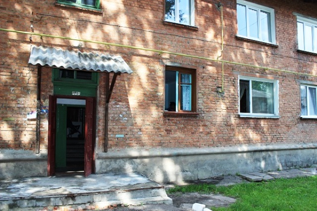 «Аварійні бараки», куди переселятимуть пять сімей з Горького, 4/Калініна, 108