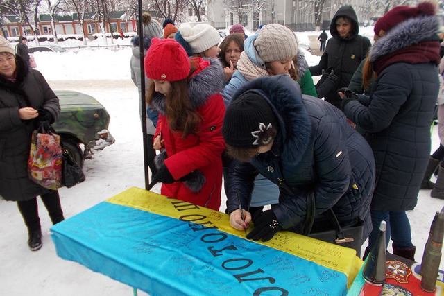 27292646_1560848854010340_808743153_n