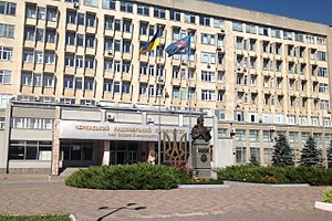 300px-National_Bohdan_Khmelnytsky_University_of_Cherkasy_07