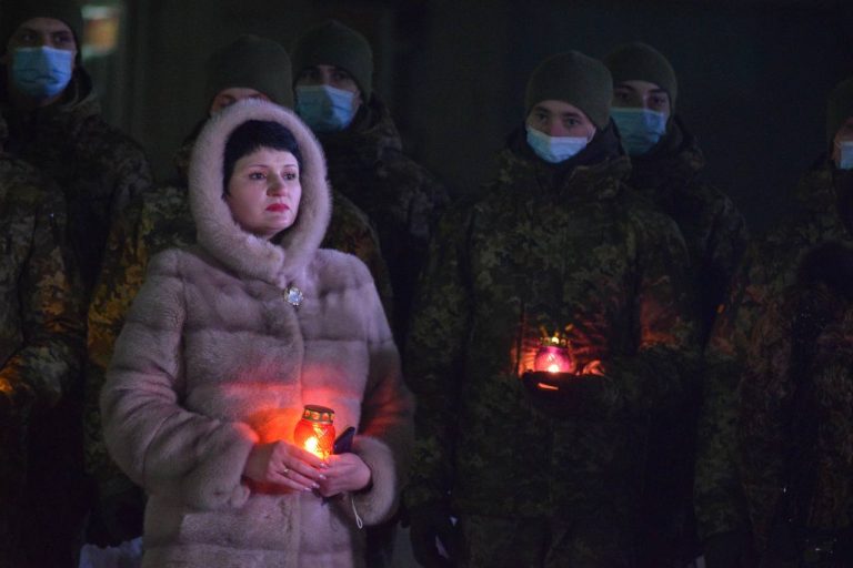 photo5301255280388060021-768x512