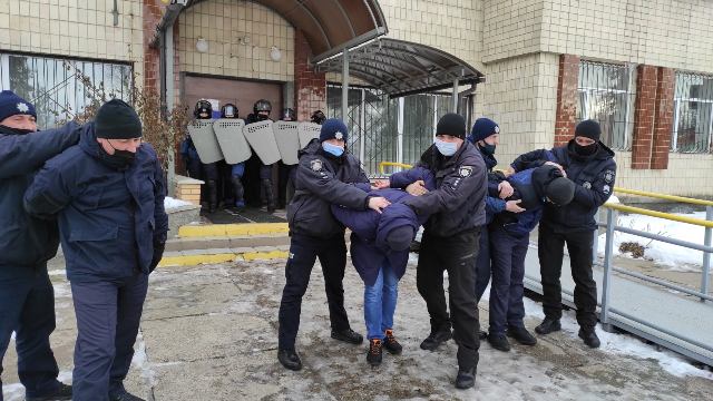 Замінування, порушення громадського порядку та захоплення заручника в суді відпрацьовували на Золотоніщині та Чорнобаївщині (14)