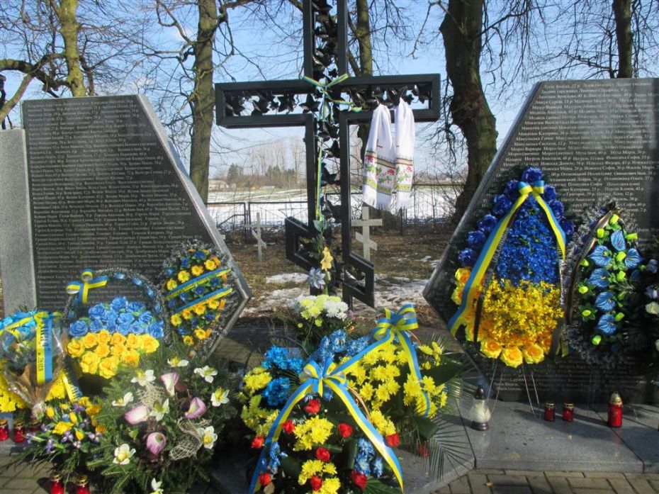 Пам’ятний знак у Сагрині