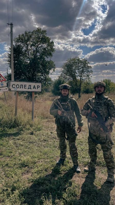 Сергій Жуковін (ліворуч) і Владислав Овчаренко під Соледаром