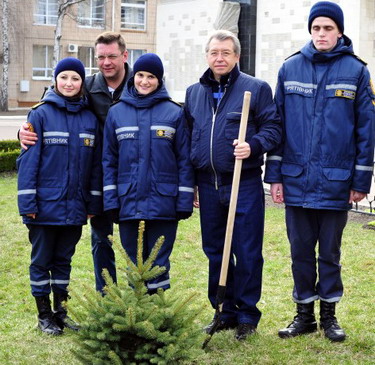 Сергій Одарич та Сергій Тулуб із курсантами-пожежниками