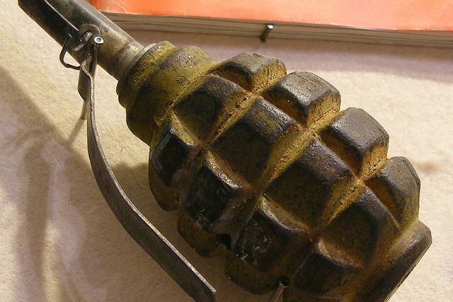 800px-F1_grenade_Soviet_RCR_Museum