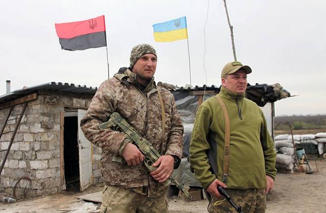 30743649_188134185321281_3953138081636286464_n