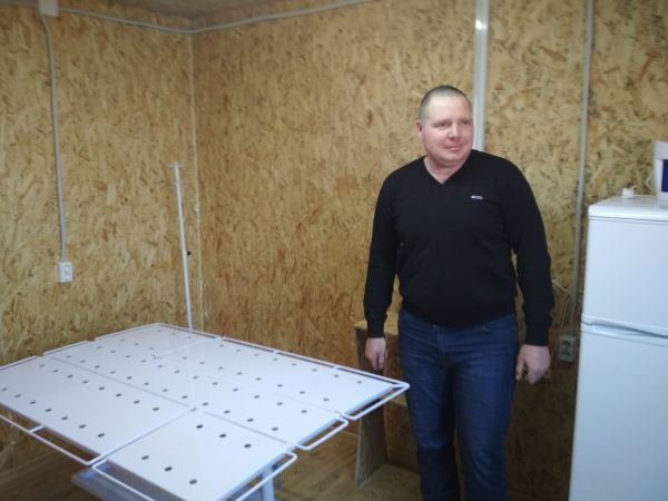 Безпритульних собак сюди приносять діти та відловлює Олександр Новіков