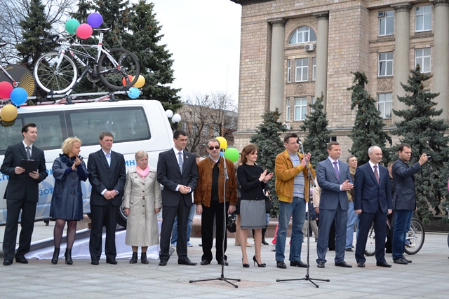 На врученні автомобіля