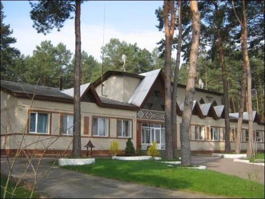 Сім'я мера Черкас Сергія Одарича живе в колишній бані в Мошнах Сім'я мера Черкас Сергія Одарича живе в колишній бані в Мошнах