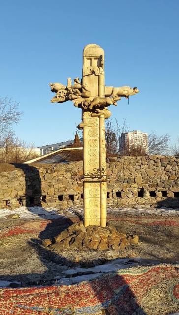 Такою була стела донедавна
