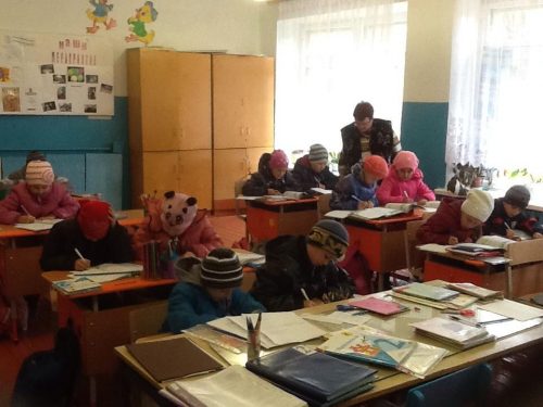 iz-za-moroza-byli-otmeneny-zanyatiya-v-dvuh-shkolah-peterburga_1-500x375