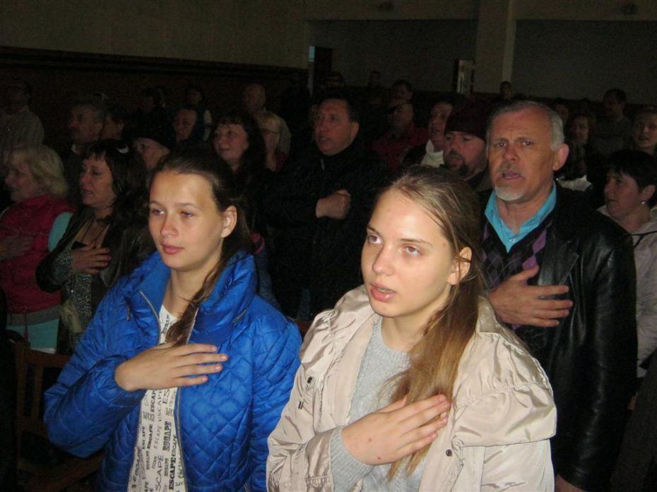 Захід у Куцівці розпочався українським славнем