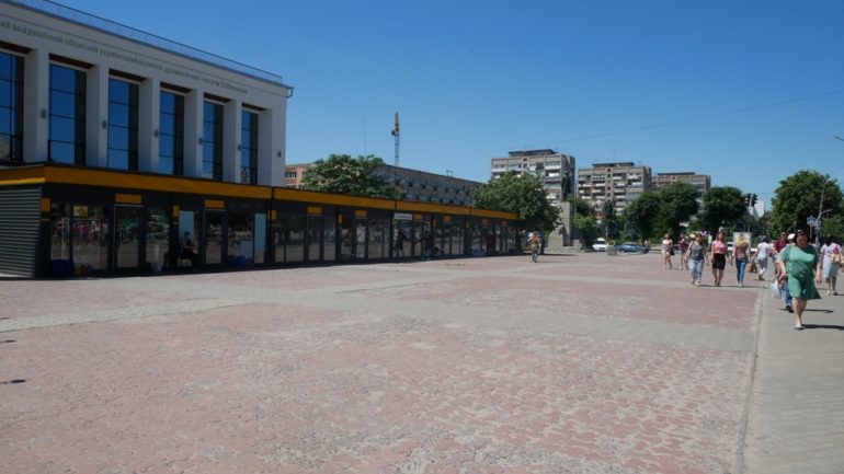 P1030698-770x433
