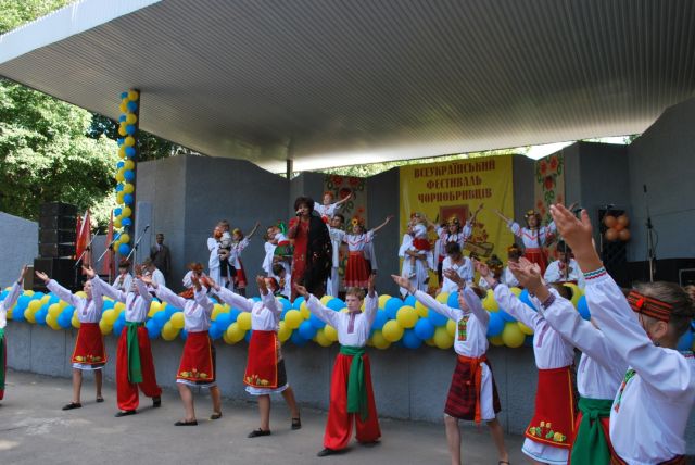 Співає Ніна Мирвода