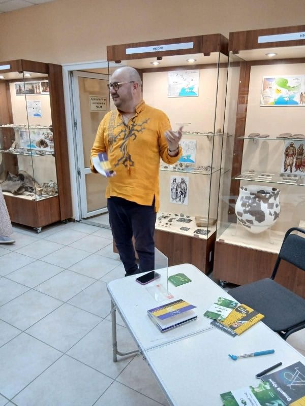Без назви