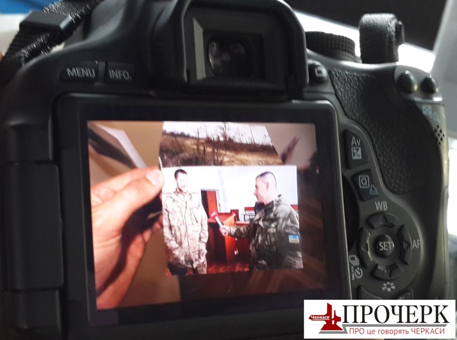 Комбриг 92-ї бригади Віктор із позивним «Вєтєр» на фото – справа