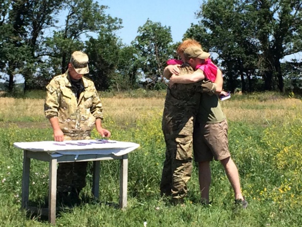 Вручення орденів волонтерам, організоване військовими 55-ої бригади