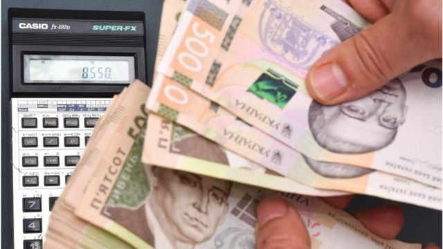 _114379332_kalkuliator