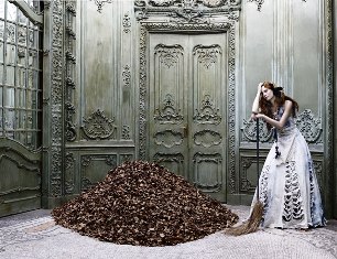 Дітей відучують не платити податки на невеселих казках