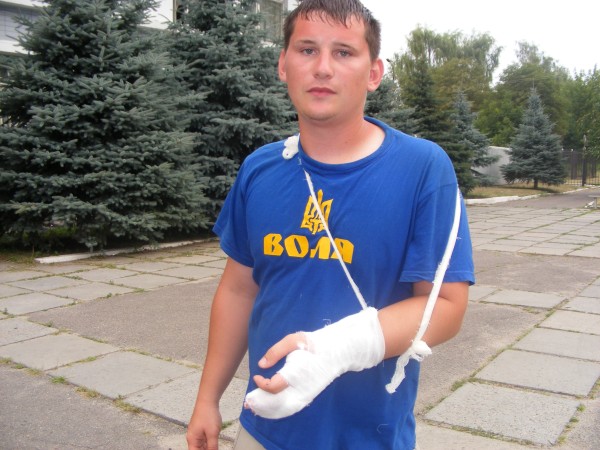 Як відомо, 6 липня в Черкасах міліція по-звірячому розправилася з опозицією. Так, було розгромлене наметове містечко, а Ігорю Сичову зламали руку