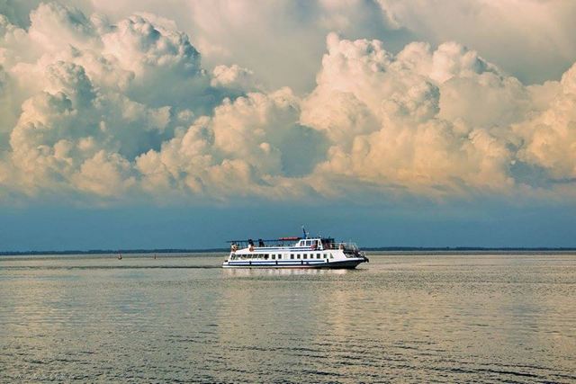 Солодкий Дніпро, з зефірними хмарами (фото Світлани Кравченко) Солодкий Дніпро, з зефірними хмарами (фото Світлани Кравченко)