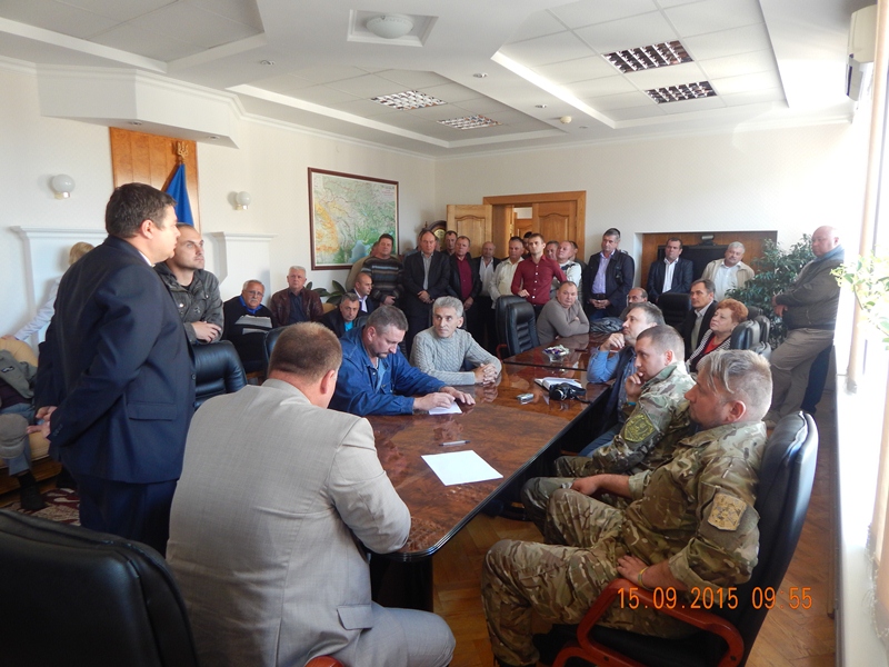 «Незалежно від подій, що сталися і були висвітлені раніше, я запевняю громадськість, що я не допущу виконання неякісних ремонтних робіт і відповідно їх оплату, будь-якою організацією, незалежно від форми власності, а не лише ДП «Черкаський облавтодор», – заявив Мартинюк одразу після того, як громадськість його відвідала