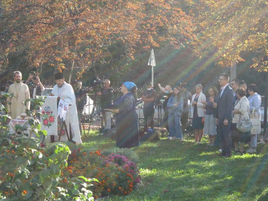 Поминальна панахида за всіма загиблими журналістами на могилі Гонгадзе