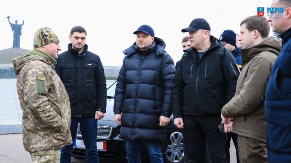 «Я часто думаю: чи могли політики зробити щось, аби всього цього, що зараз переживає Україна, не сталося?»