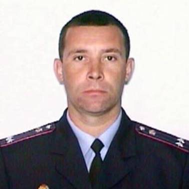 Олександр Носоченко, підполковник, командир роти міліції особливого призначення «Беркут» в УМВС у Черкаській обл. В інтерв’ю за вересень 2013-го Носоченко повідомив: «Основними завданнями «Беркуту» є охорона прав і законних інтересів громадян від злочинних посягань та інших антигромадських дій» Олександр Носоченко, підполковник, командир роти міліції особливого призначення «Беркут» в УМВС у Черкаській обл. В інтерв’ю за вересень 2013-го Носоченко повідомив: «Основними завданнями «Беркуту» є охорона прав і законних інтересів громадян від злочинних посягань та інших антигромадських дій»