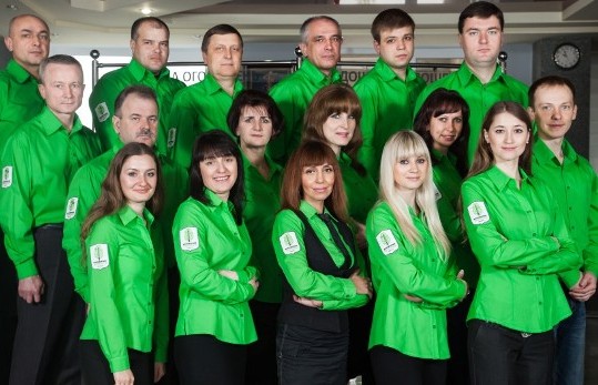 На фото – Ольга Швець (у центрі першого ряду) із своєю командою На фото – Ольга Швець (у центрі першого ряду) із своєю командою