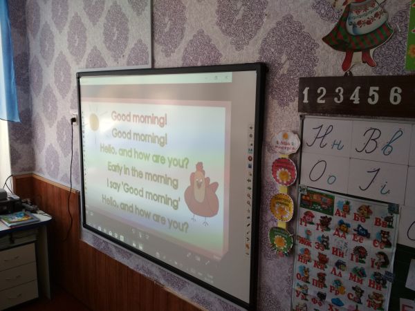 У школах Мліївської ОТГ практично усім забезпечені. Тут є проектори, магнітні дошки, мікроскопи…