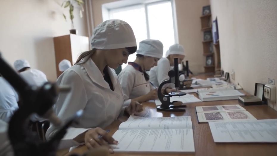 випускники1