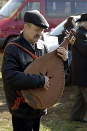 Черкаський кобзар Михайло Коваль присвятив пісню полеглим повстанцям