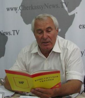 "Керівник області має бути гарантом Конституції, а не діяти їй всупереч, втручатися у приватний бізнес чи поганяти правоохоронцями"