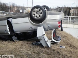 «Одразу після аварії, як виліз з авто, мені зателефонувала дружина. Запитала чи все гаразд. Я відповів, що так».