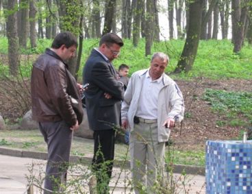 Днями мер Черкас Сергій Одарич з Олександром Радуцьким прогулювалися парком