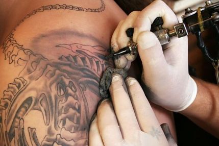 Tattoo_artist