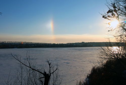 Одна з цих дивовижних веселок, що сяяла у напрямку сходу сонця