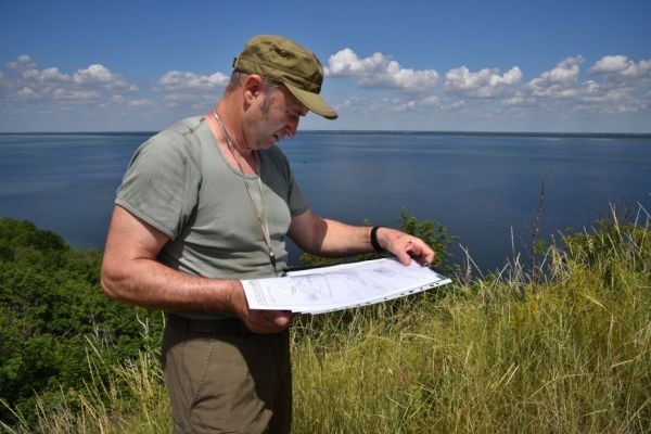 На фото - Дмитро Куштан, науковий керівник проекту, начальник Черкаської експедиції Інституту археології НАНУ